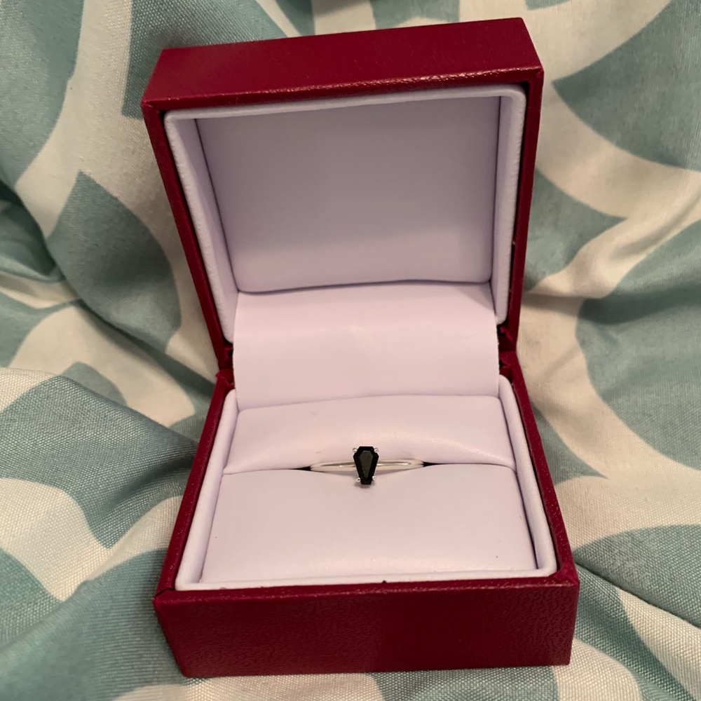 Coffin Gems 1ct solitaire - DEATH